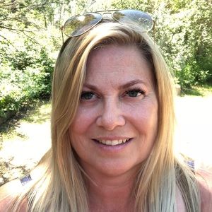 Meet your Posher, Louise 🇨🇦🇬🇧